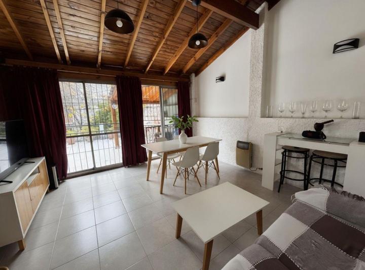 Casa · 170m² · 5 Ambientes · 1 Cochera