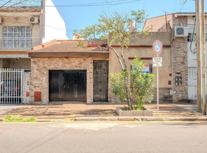 Casa · 200m² · 5 Ambientes · 1 Cochera