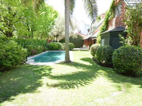 Casa en Alquiler en Martinez Libertador / Rio, Martinez