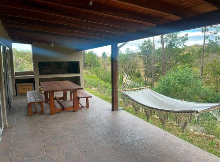Casa · 200m² · 3 Ambientes · 2 Cocheras