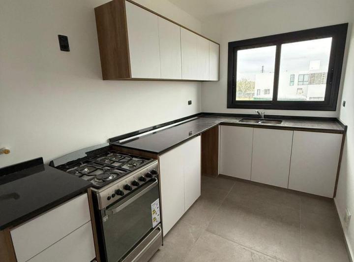 Casa · 200m² · 6 Ambientes