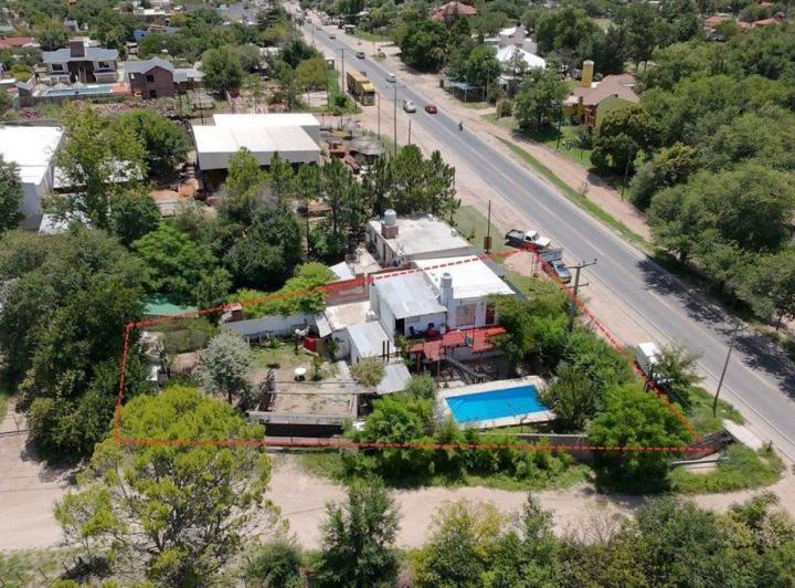 Casa · 170m² · 11 Ambientes · 2 Cocheras