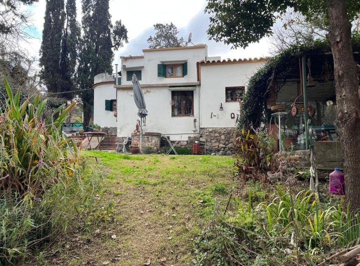 Casa · 180m² · 4 Ambientes · 1 Cochera