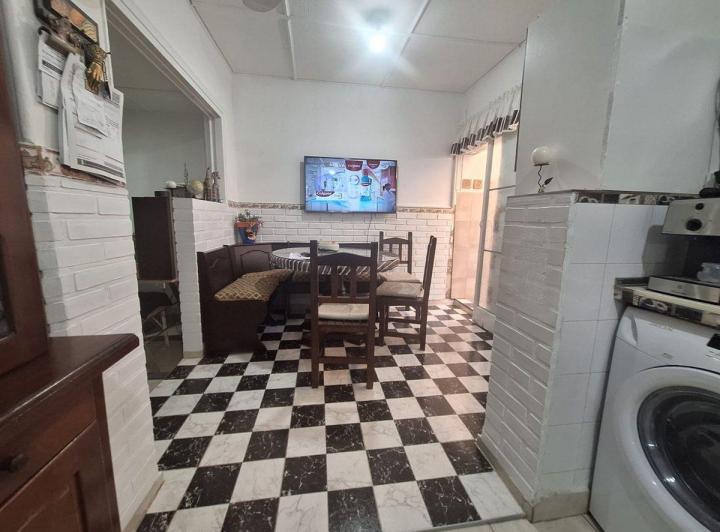 Casa · 144m² · 5 Ambientes · 1 Cochera