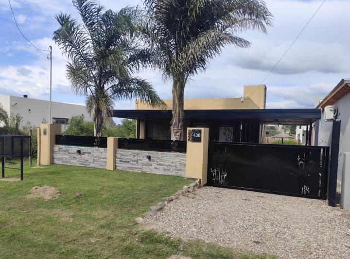 Casa · 141m² · 3 Ambientes · 1 Cochera