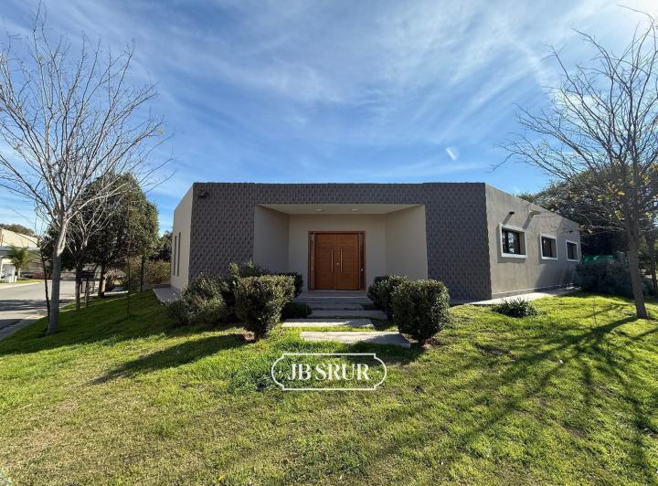 Casa · 174m² · 6 Ambientes · 1 Cochera