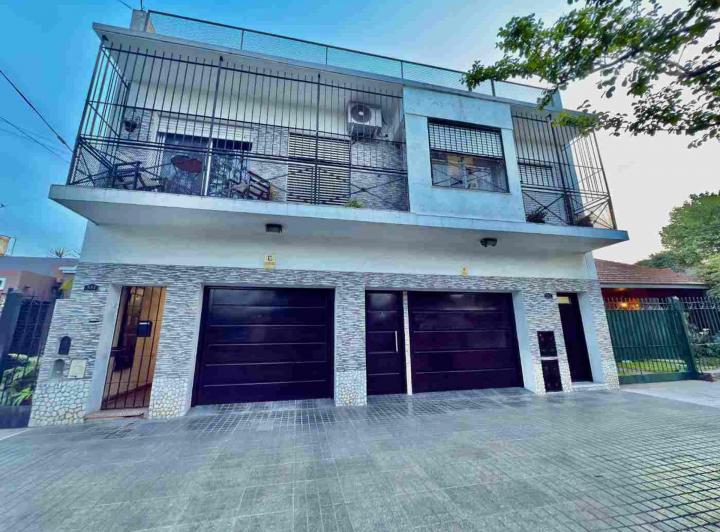 PH · 230m² · 5 Ambientes · 2 Cocheras