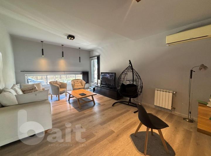 Casa · 390m² · 8 Ambientes · 2 Cocheras