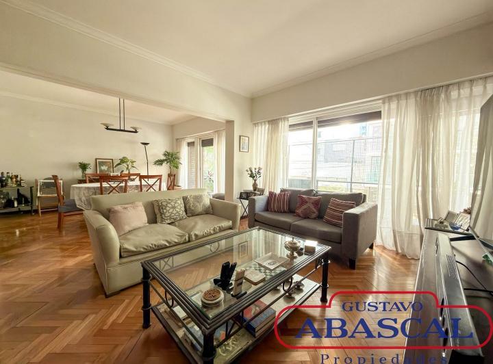 Departamento · 176m² · 5 Ambientes · 1 Cochera