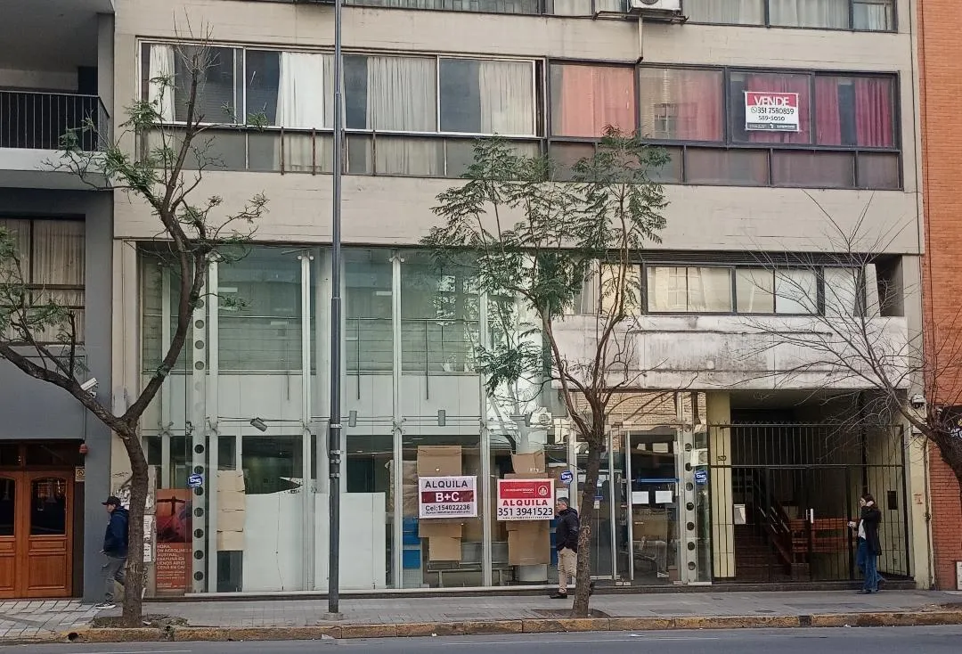 Centro Av Colón 520 - Excel local comercial en perfecto estado. Ideal empresas, institutos enseñanza, etc.-