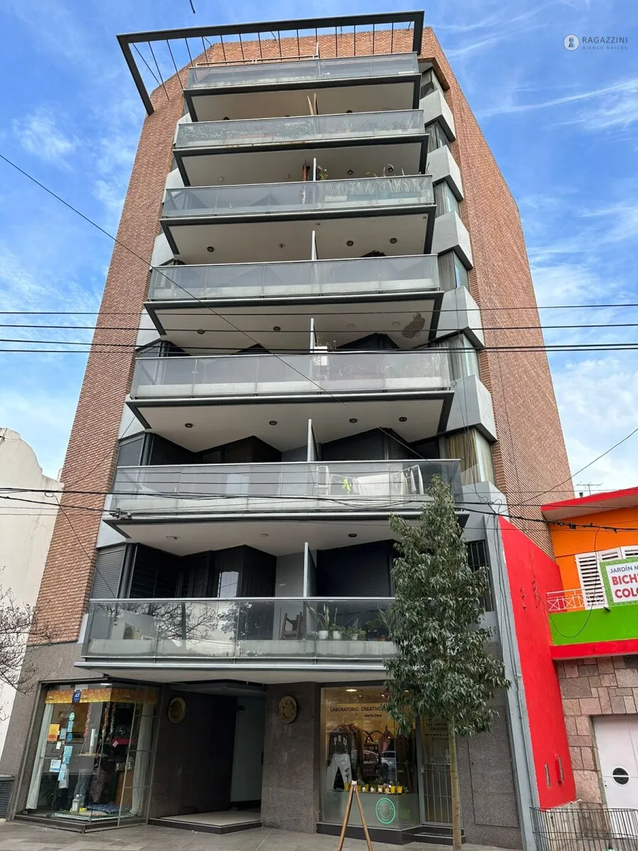 VENTA DEPARTAMENTO DE DOS DORMITORIOS REMODELADO!!