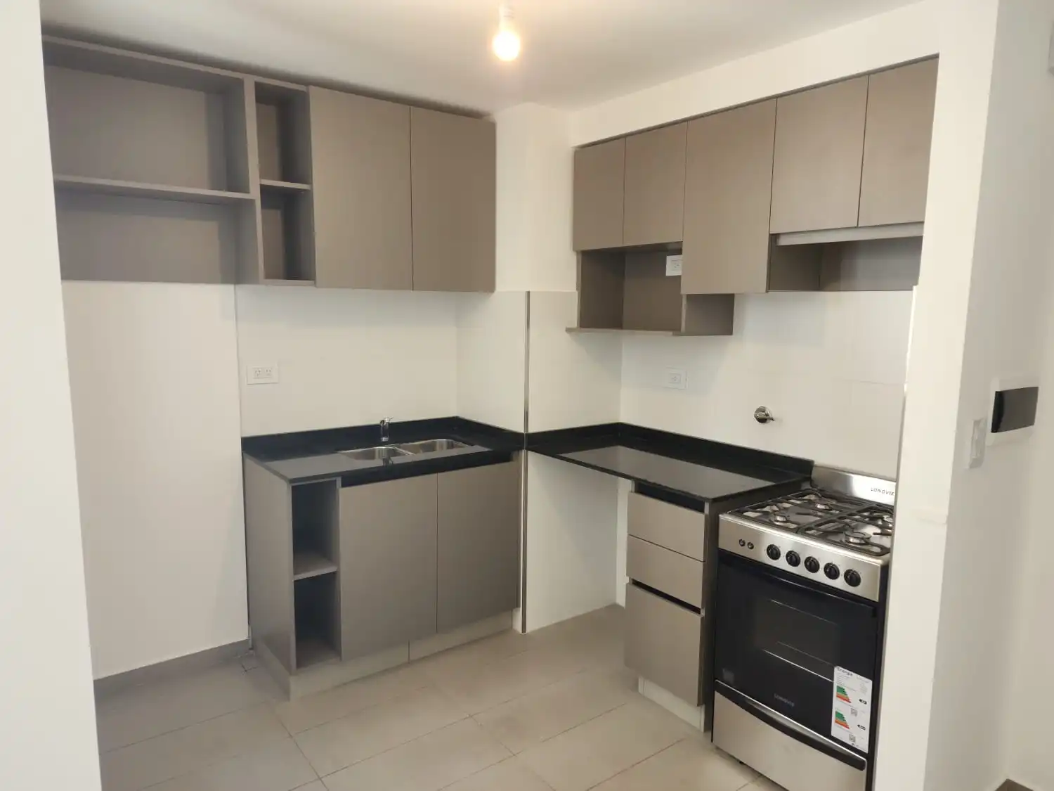 Departamento en Alquiler de 1 Dormitorio en Barrio Nueva Córdoba. Edificio Betania Urbano - Torre Laprida. 4° piso, contrafrente, balcón. seguridad!