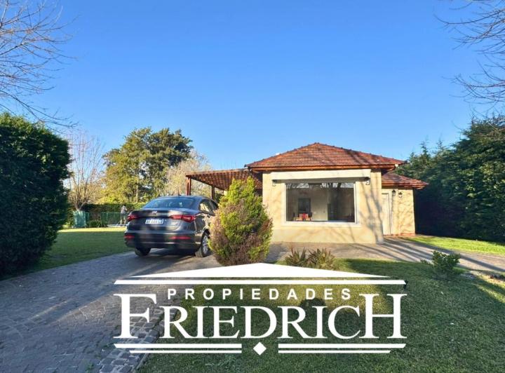 Casa · 180m² · 5 Ambientes · 2 Cocheras