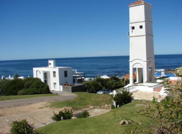 Casa · 190m² · 4 Dormitorios · 1 Cochera