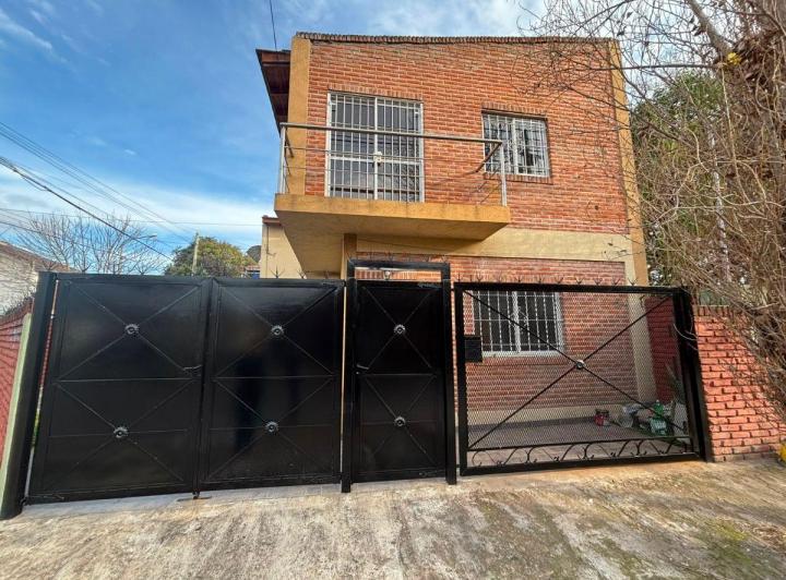 Casa · 62m² · 4 Ambientes · 1 Cochera