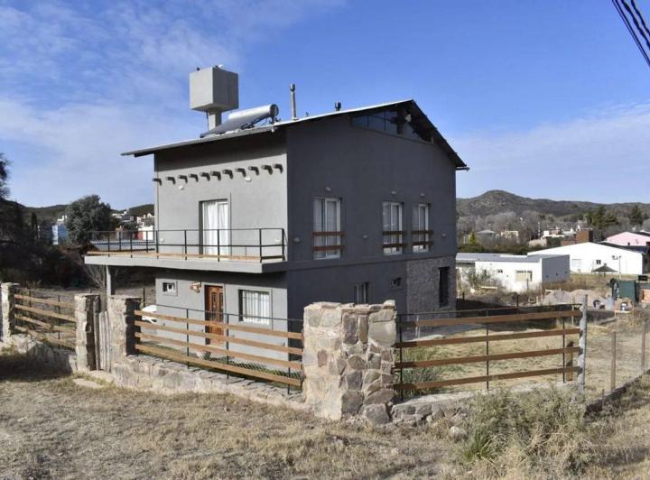Casa · 270m² · 4 Ambientes · 1 Cochera