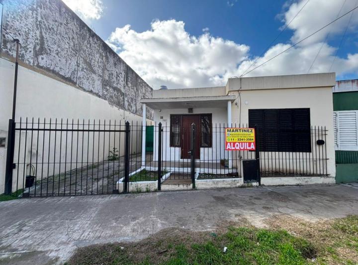 Casa · 90m² · 4 Ambientes · 1 Cochera