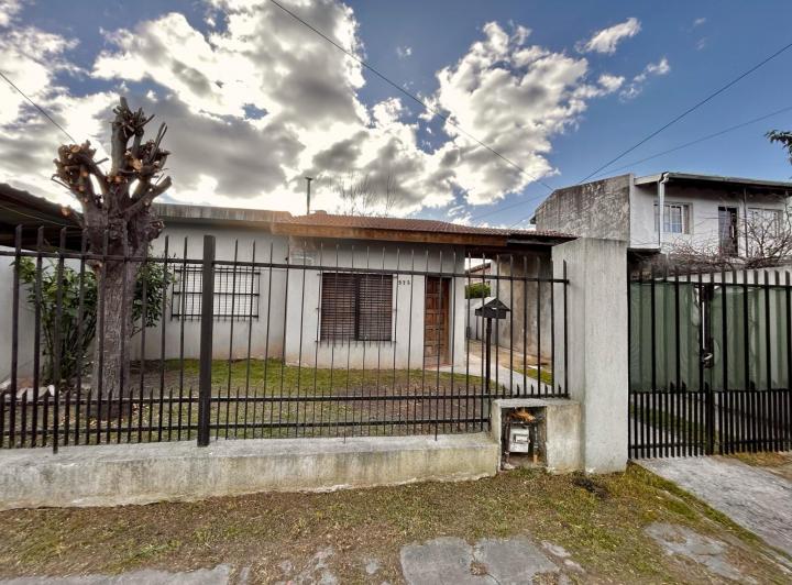 Casa · 57m² · 3 Ambientes · 1 Cochera