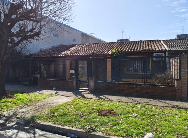 Casa · 130m² · 3 Ambientes · 1 Cochera