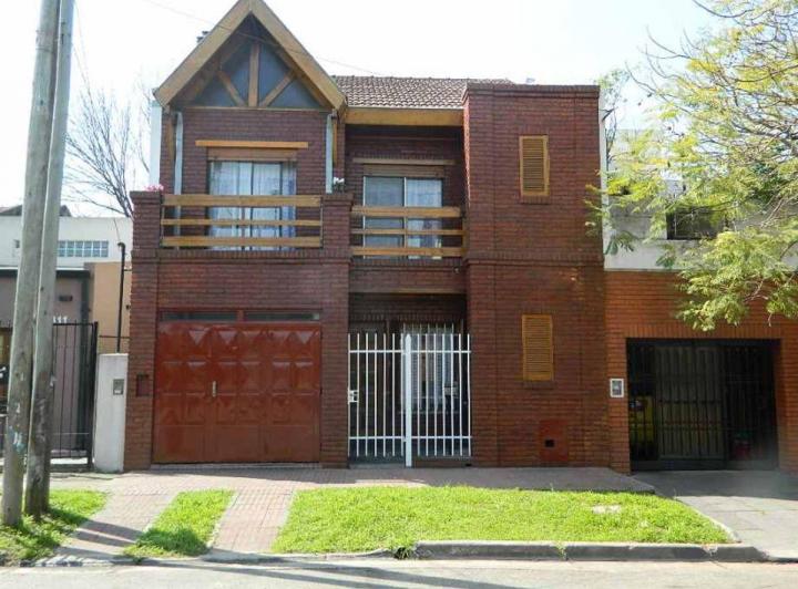 Casa · 150m² · 4 Ambientes · 1 Cochera