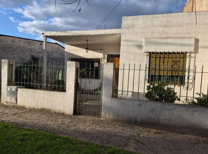 Casa · 90m² · 3 Ambientes · 2 Cocheras