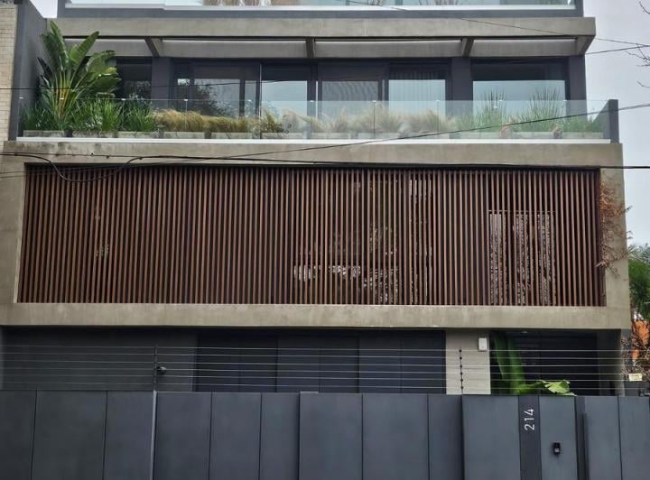 Casa · 400m² · 5 Ambientes · 2 Cocheras