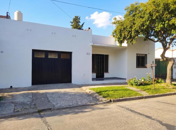 Casa · 120m² · 3 Ambientes · 3 Cocheras