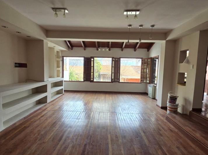 Casa · 300m² · 6 Ambientes