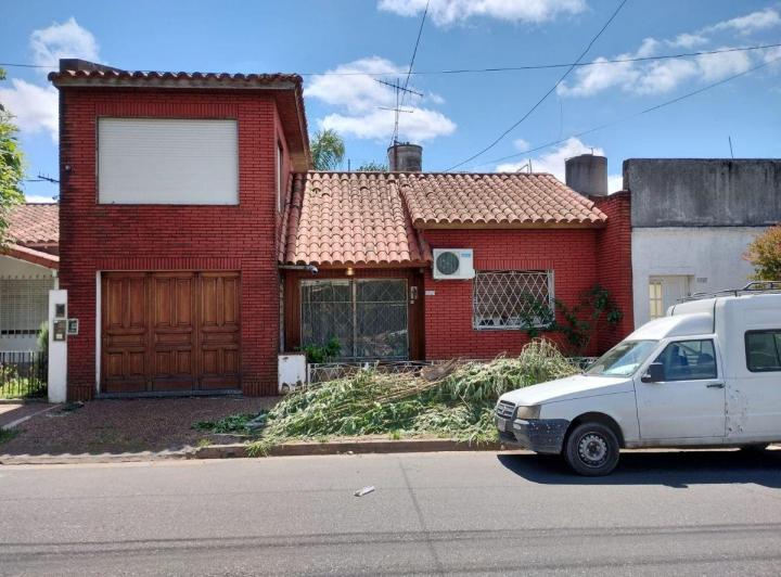 Casa · 155m² · 4 Ambientes · 1 Cochera