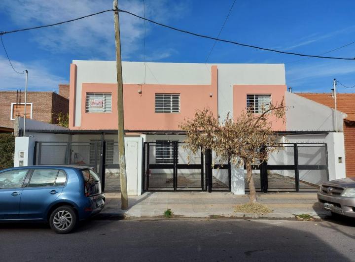Casa · 4 Ambientes · 1 Cochera