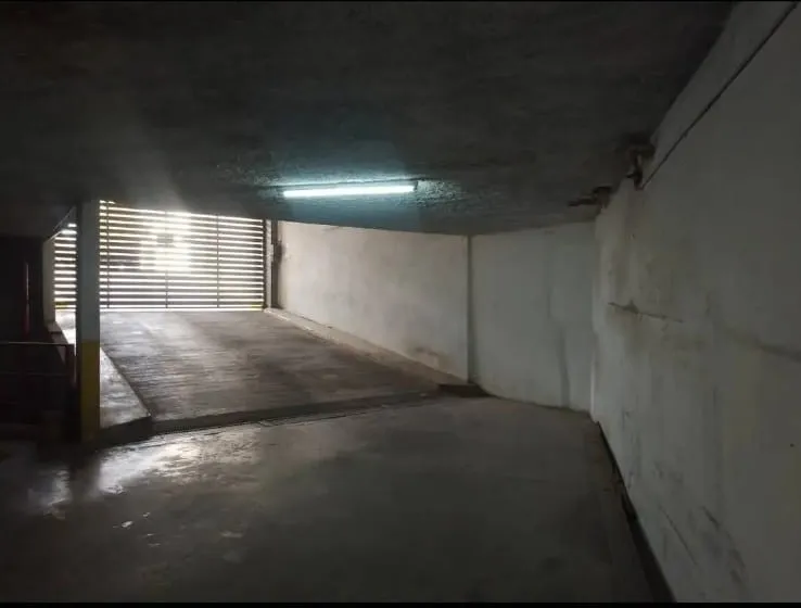 Cochera Barrio Jardin en Venta