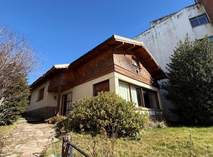 Casa · 127m² · 5 Ambientes · 1 Cochera