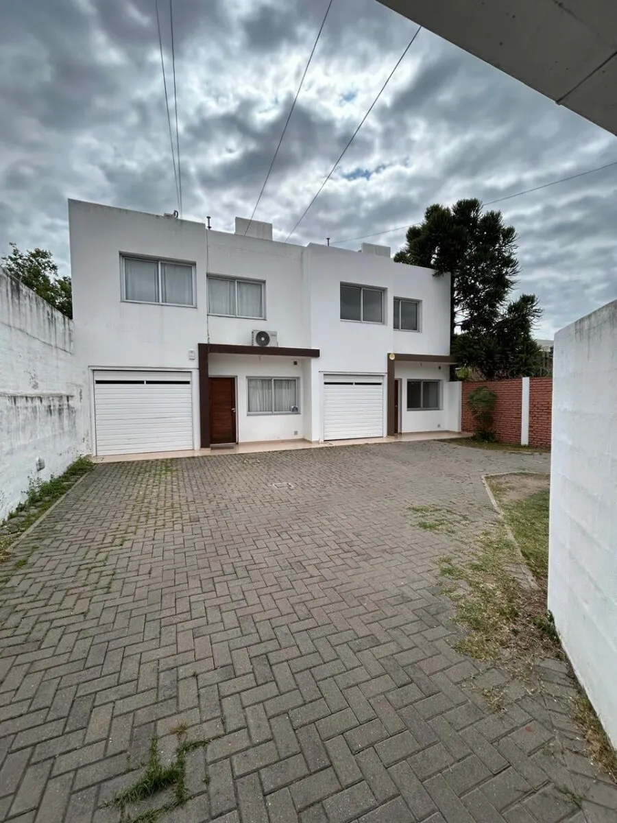 Duplex en Alquiler sobre Recta Martinolli
