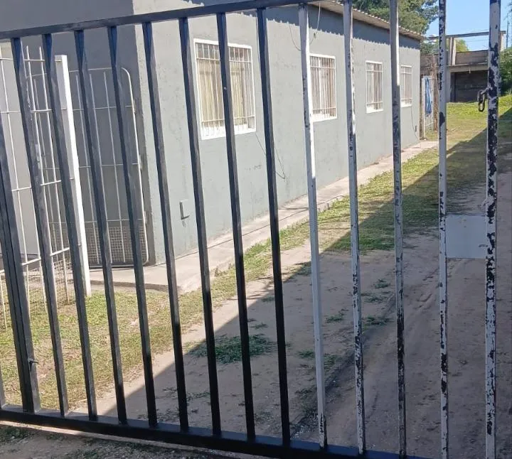 alq.monoambiente cpatio y cochera.B Malvinas Argentinas 3 secc.