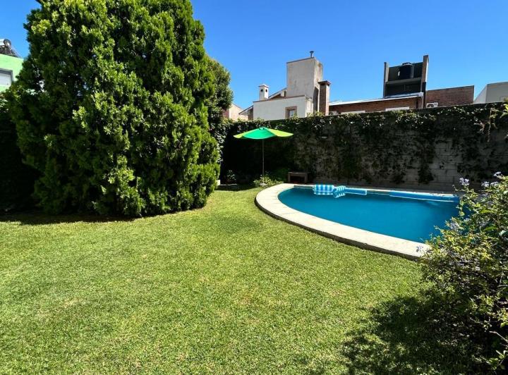 Casa · 150m² · 6 Ambientes · 1 Cochera
