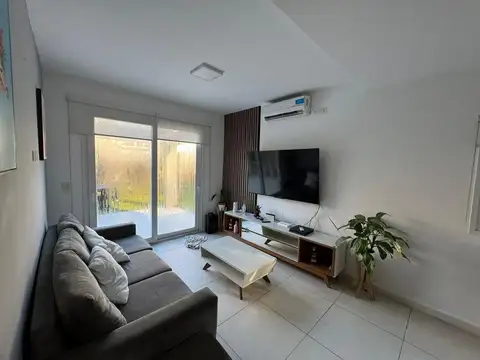 Casa en Alquiler en Saravi Village, Countries y Barrios Cerrados en Pilar