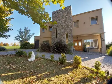 Casa en Alquiler en La Plata, Partido de La Plata