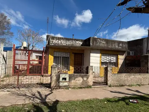 Casa en Venta en Mariano Acosta, Partido de Merlo