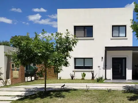 Casa en Venta en Pilar Del Este, Countries y Barrios Cerrados en Pilar