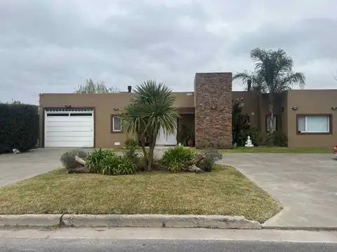 Casa en Venta en Area 60, Countries y Barrios Cerrados en la Plata