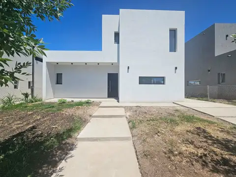 Casa en Venta en Pilar del Este - Santa Lucia, Countries y Barrios Cerrados en Pilar