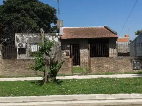 Casa en Venta en Claypole, Partido de Almirante Brown