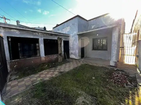 Casa en Venta en Billinghurst, General San Martin