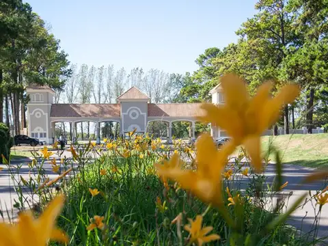 Terreno en Venta en Los Pinares Country Club, Countries y Barrios Cerrados en Exaltación de la Cruz