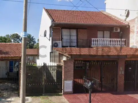 Casa en Venta en Casanova Centro, Isidro Casanova