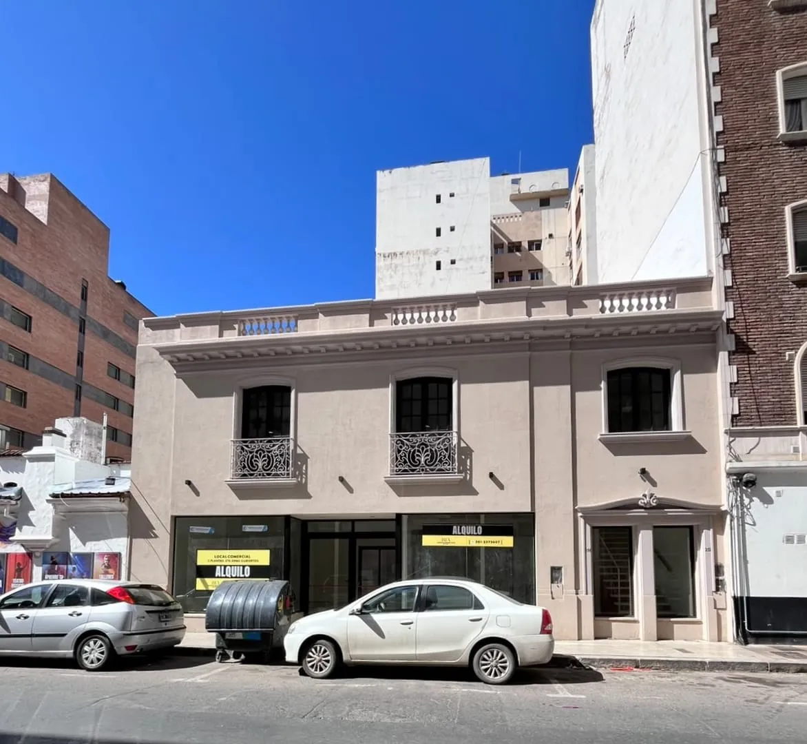 Gran local a estrenar en el centro 290m2 cubiertos - Sin expensas