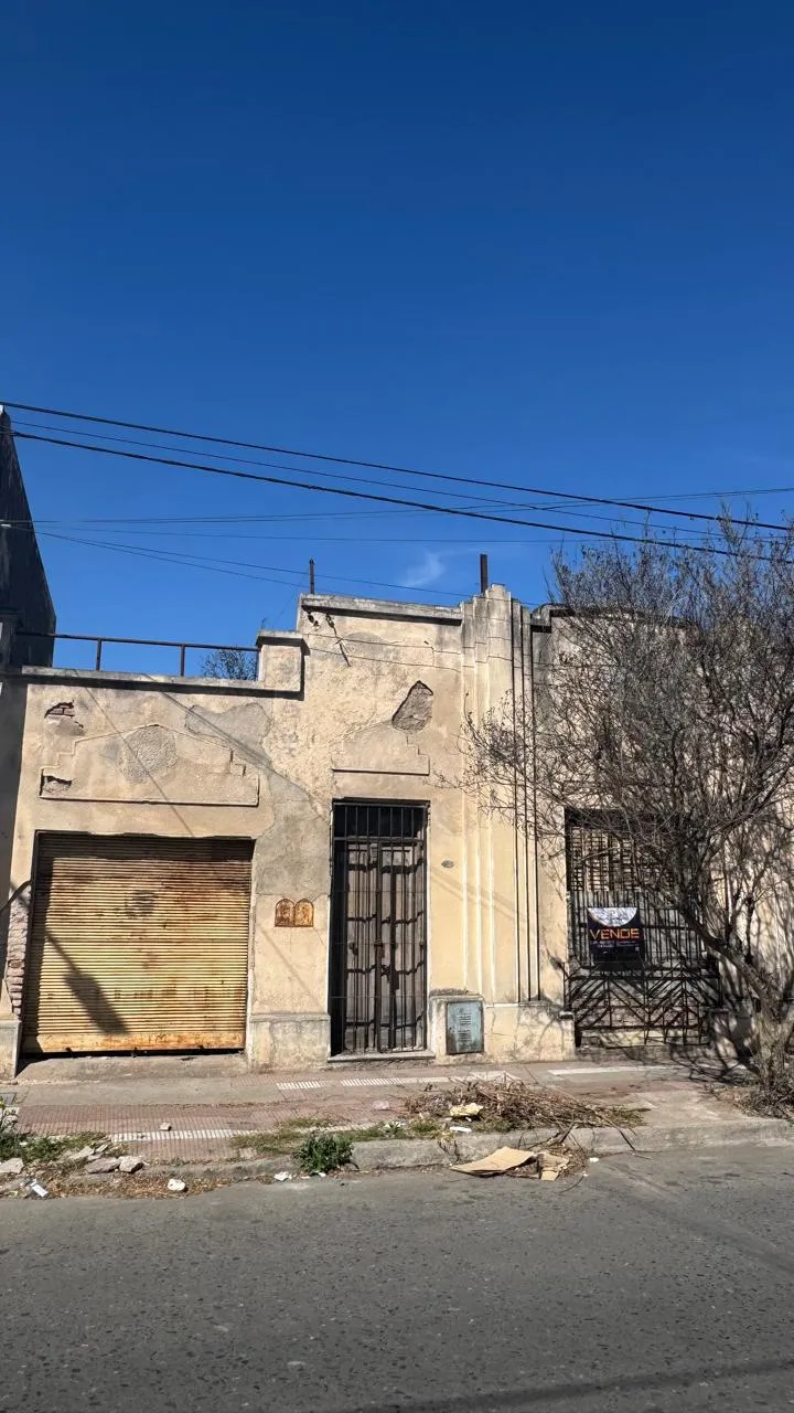 LOTE- CASA A DEMOLER 150  de terreno