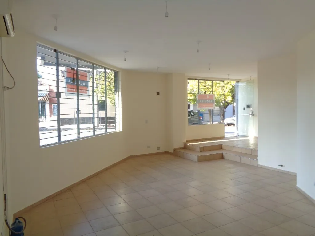 Local Comercial - Amplio - Armengol Tercera al 100 - Alberdi