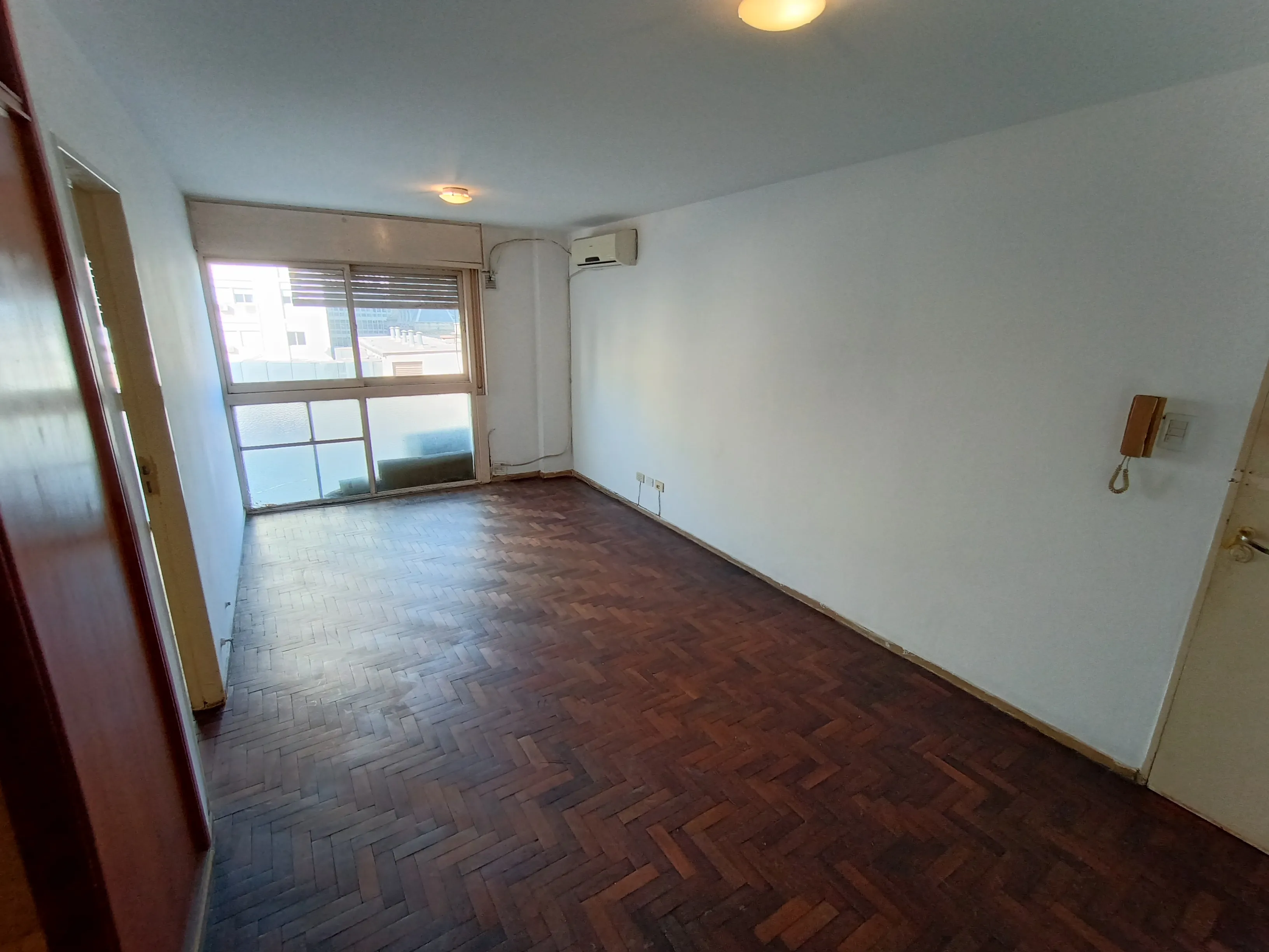 Un Dormitorio - calle Tucumán - Centro
