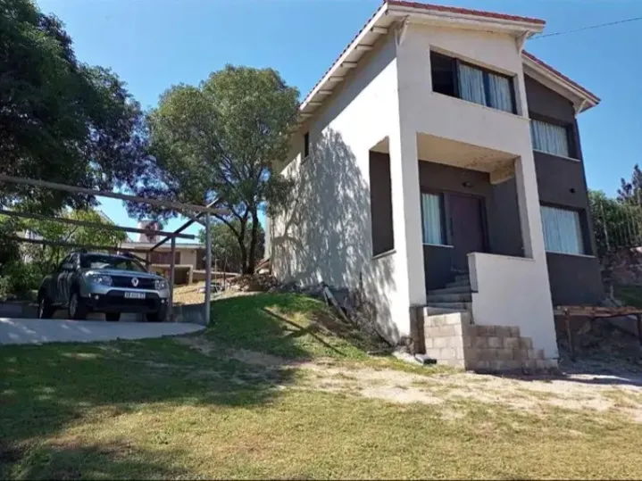 VILLA DEL LAGO, VILLA CARLOS PAZ, 3 DORM, 2 BAÑO , PILETA, + DEPTO - DOL 160 MIL